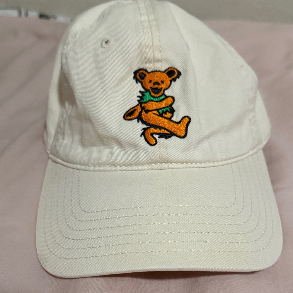 Grateful Dead Ivory Cap with Bear Logo Embroidery ❤️